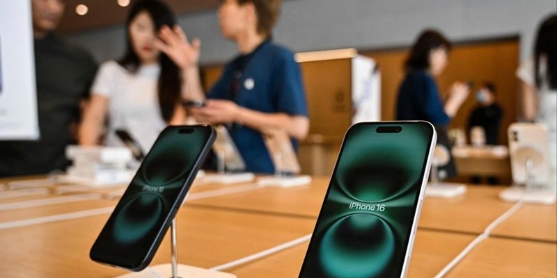 La cadena de suministro de Apple está bajo presión por los aranceles en medio de las especulaciones sobre el aumento del precio del iPhone
